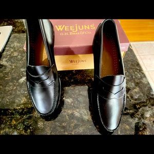 New in box Hand Crafted Mens Leather Penny Loafers